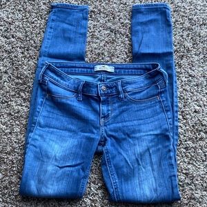Hollister skinny jeans size W25L29